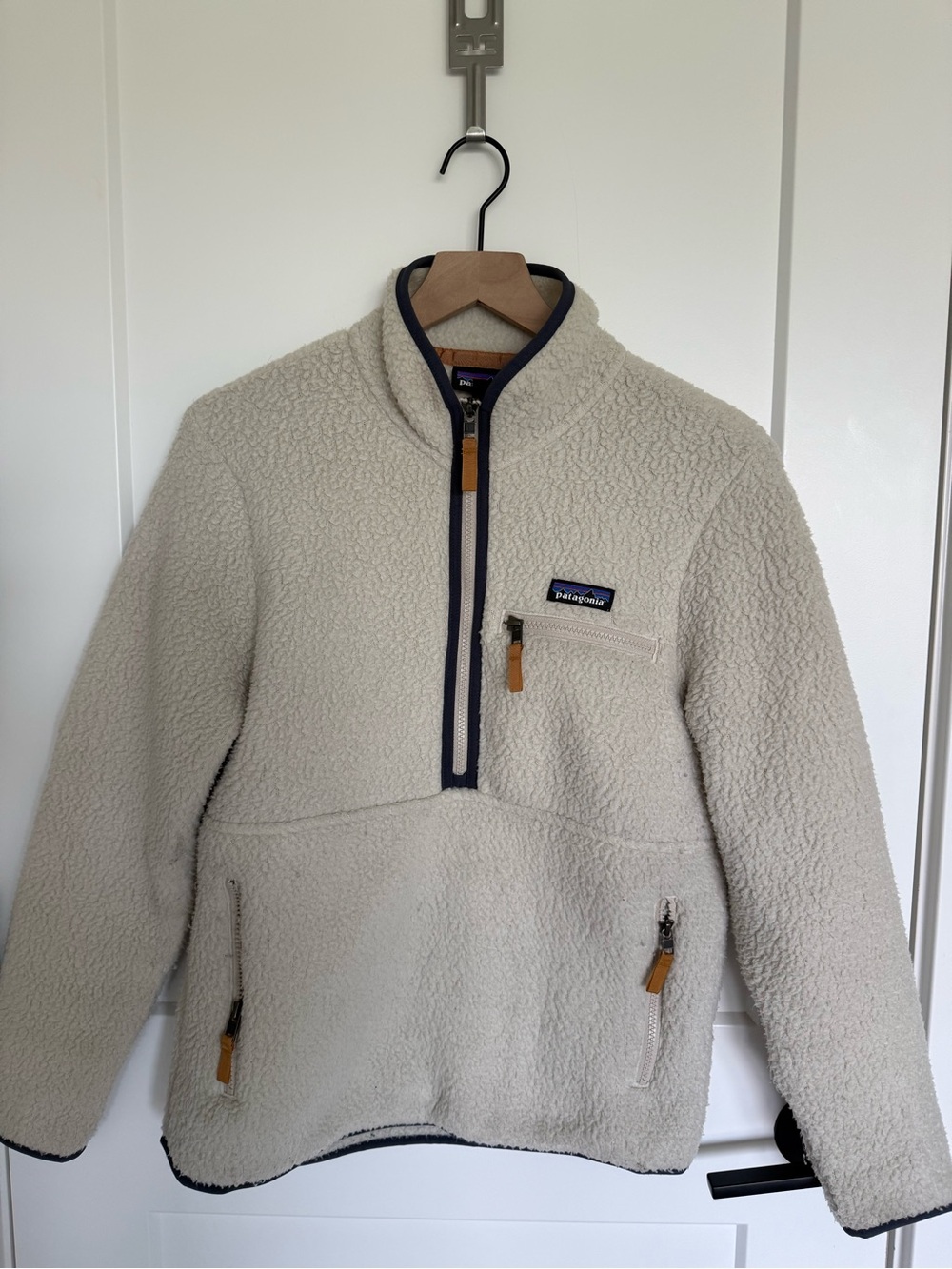 Patagonia Women’s Retro Pile Marsupial Pullover - Picture 3 of 8